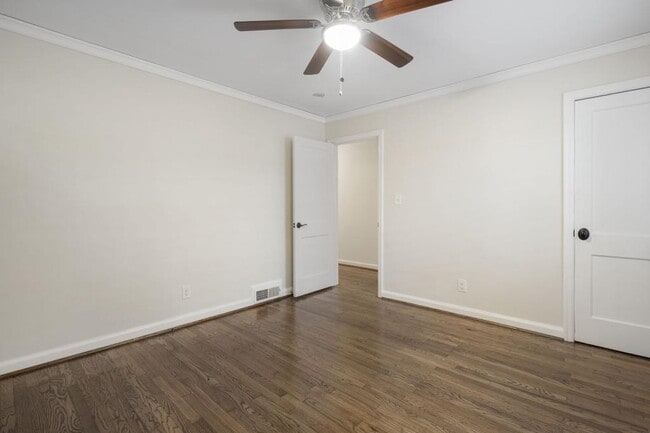 Building Photo - 2151 Radcliffe Dr NW