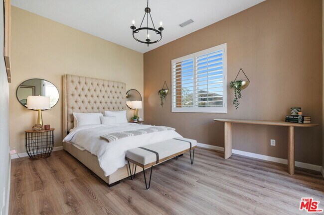 Building Photo - 4 Cartier Ct