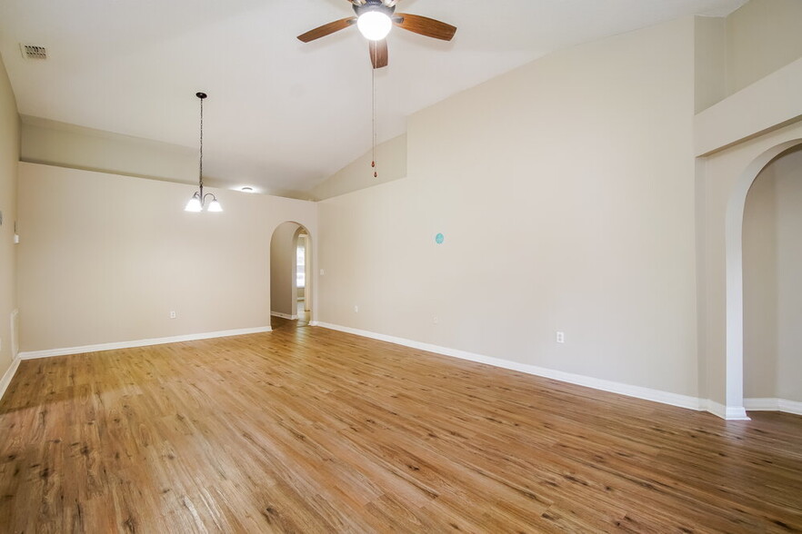 Building Photo - 1317 Welch Ridge Terrace