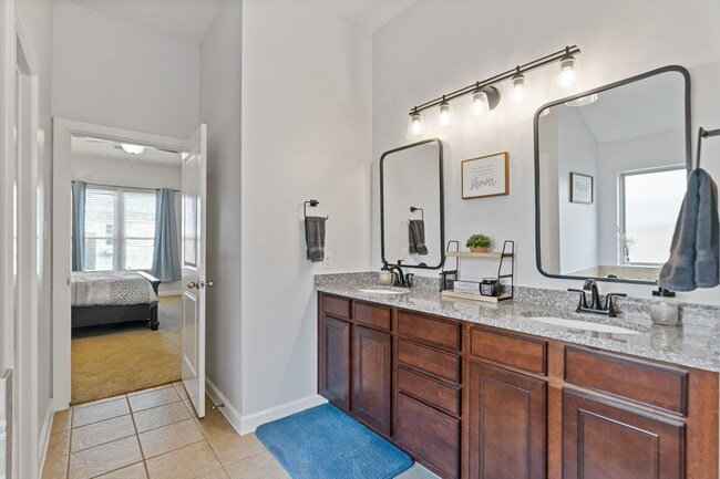 Building Photo - 8222 Groveland Hills Dr