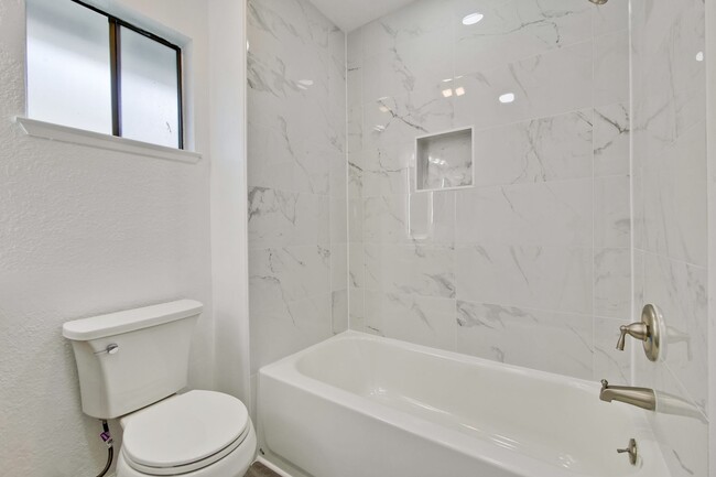 Building Photo - Welcome to this 3 bedroom 2 bath Just updated Townhome located in South San Jose.