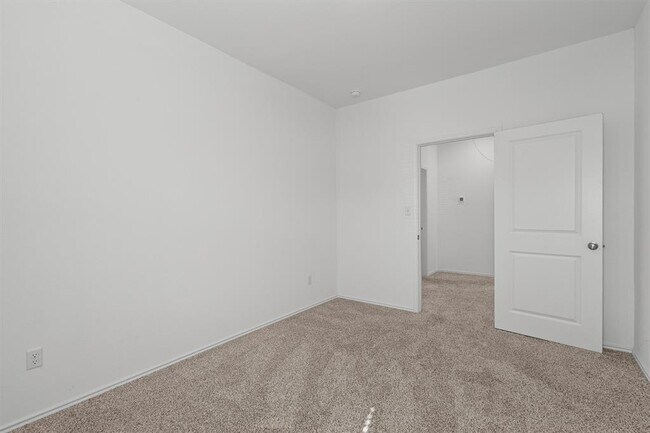 Building Photo - 1512 Weatherford Ln