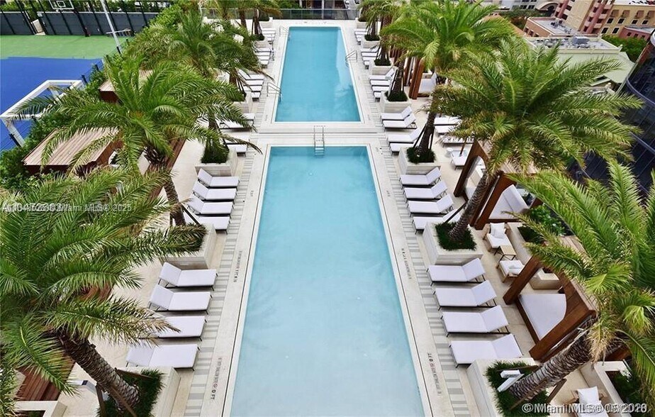 Building Photo - 801 S Miami Ave