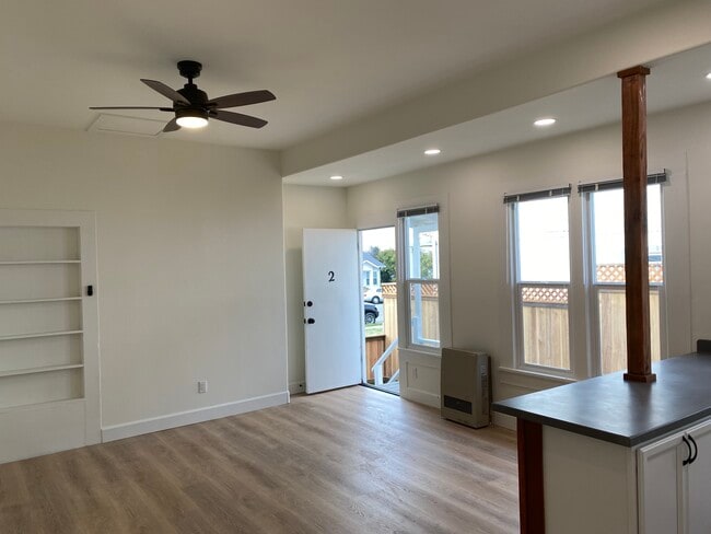 Building Photo - 921 I St