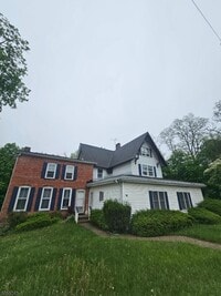 Building Photo - 96 E Main St