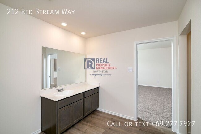 Building Photo - 212 Red Strm Wy