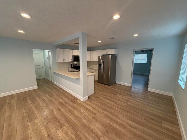 Building Photo - 442 Winters St