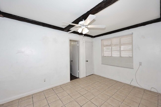 Building Photo - 8806 N 30th Ave