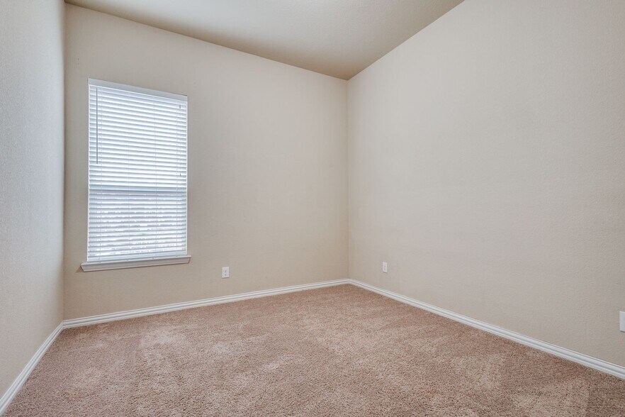 Building Photo - 3316 El Dorado Dr