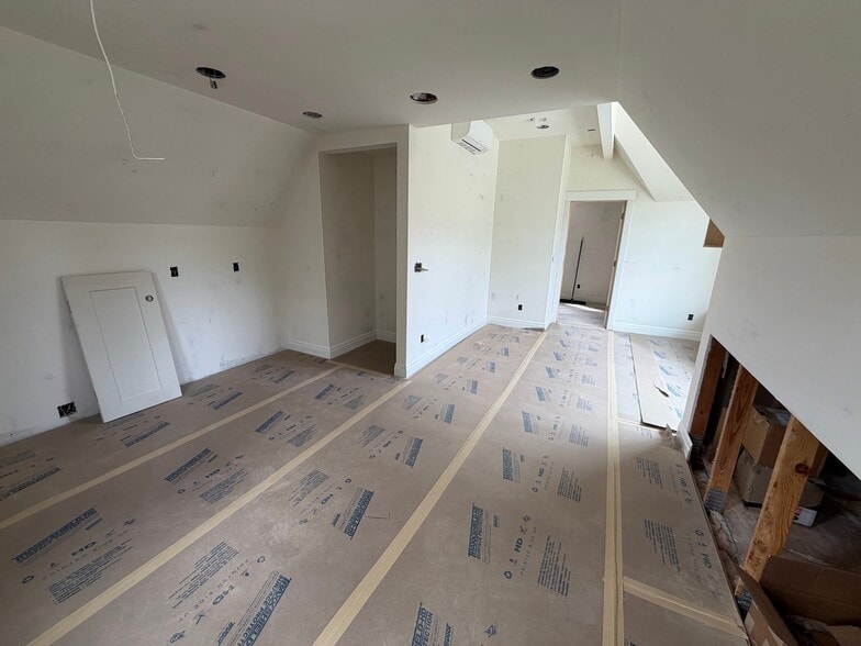 Building Photo - 398 E Watkins Cir