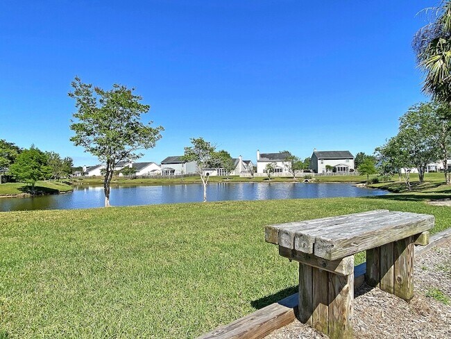 Building Photo - 124 Dovetail Cir