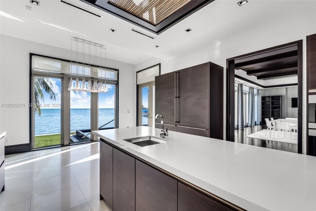 Building Photo - 760 S Mashta Dr