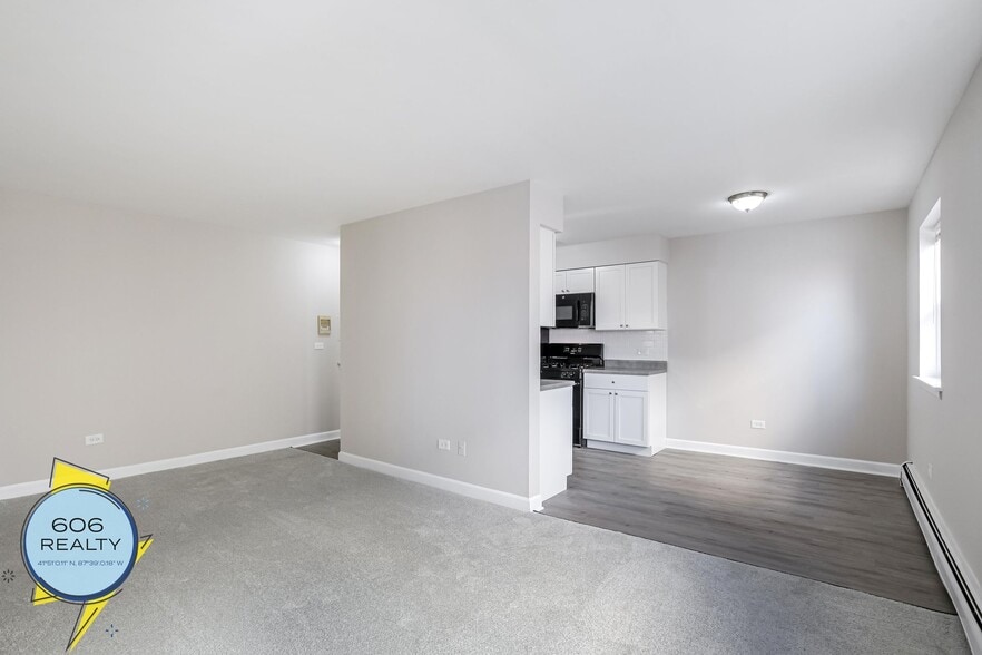 Building Photo - 3001 N Thatcher Ave