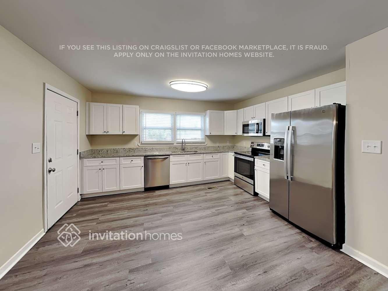 Building Photo - 3332 Bonneville Dr