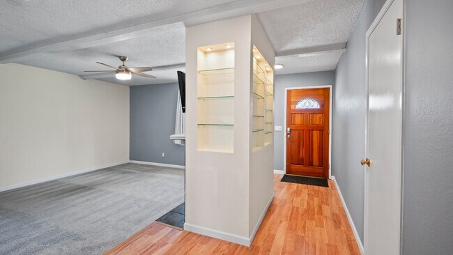 Building Photo - 1623 Oneel Dr