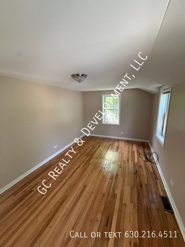 Building Photo - 9857 S Calhoun Ave