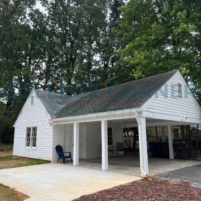 Building Photo - 1234 Polo Rd