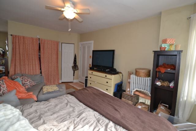 Building Photo - 3835 N Greenview Ave