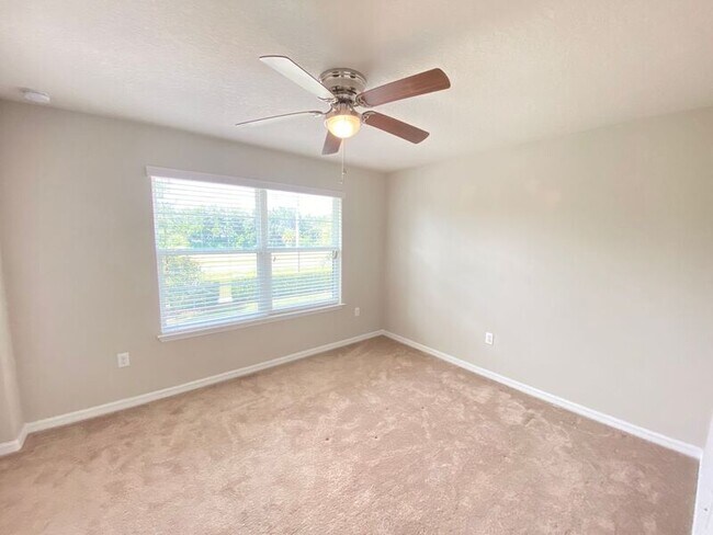 Building Photo - 2609 Amati Dr