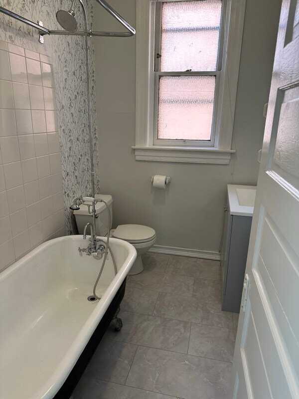 Building Photo - 3808 Flad Ave