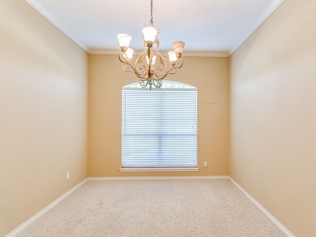 Building Photo - Beautiful Home With Lake View - 3 Bed + 2 Bath