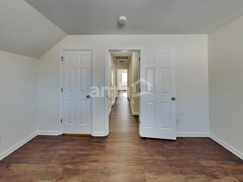 Building Photo - 110 Bristol View Cir