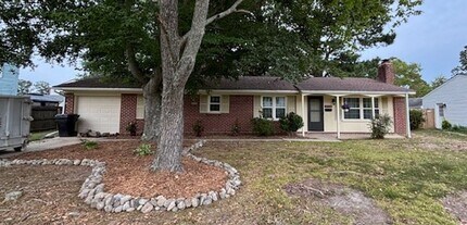 Building Photo - Windsor Oaks West