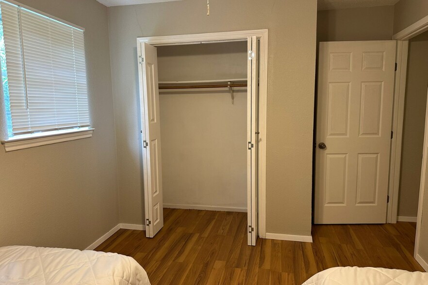 Building Photo - 1607 Sagebrush Trl