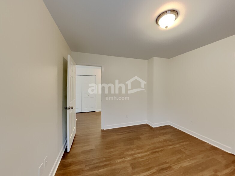 Building Photo - 4013 Windwood Ln