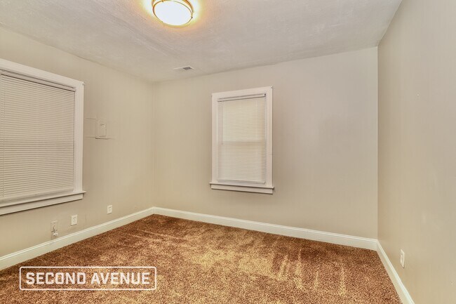 Building Photo - 3746 Kahlert Ave