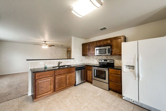 Building Photo - 1309 Hazelnut Dr