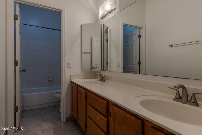 Building Photo - 3125 E Cottonwood Ln