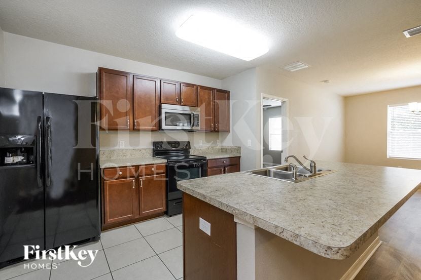 Building Photo - 16736 Citrus Pkwy