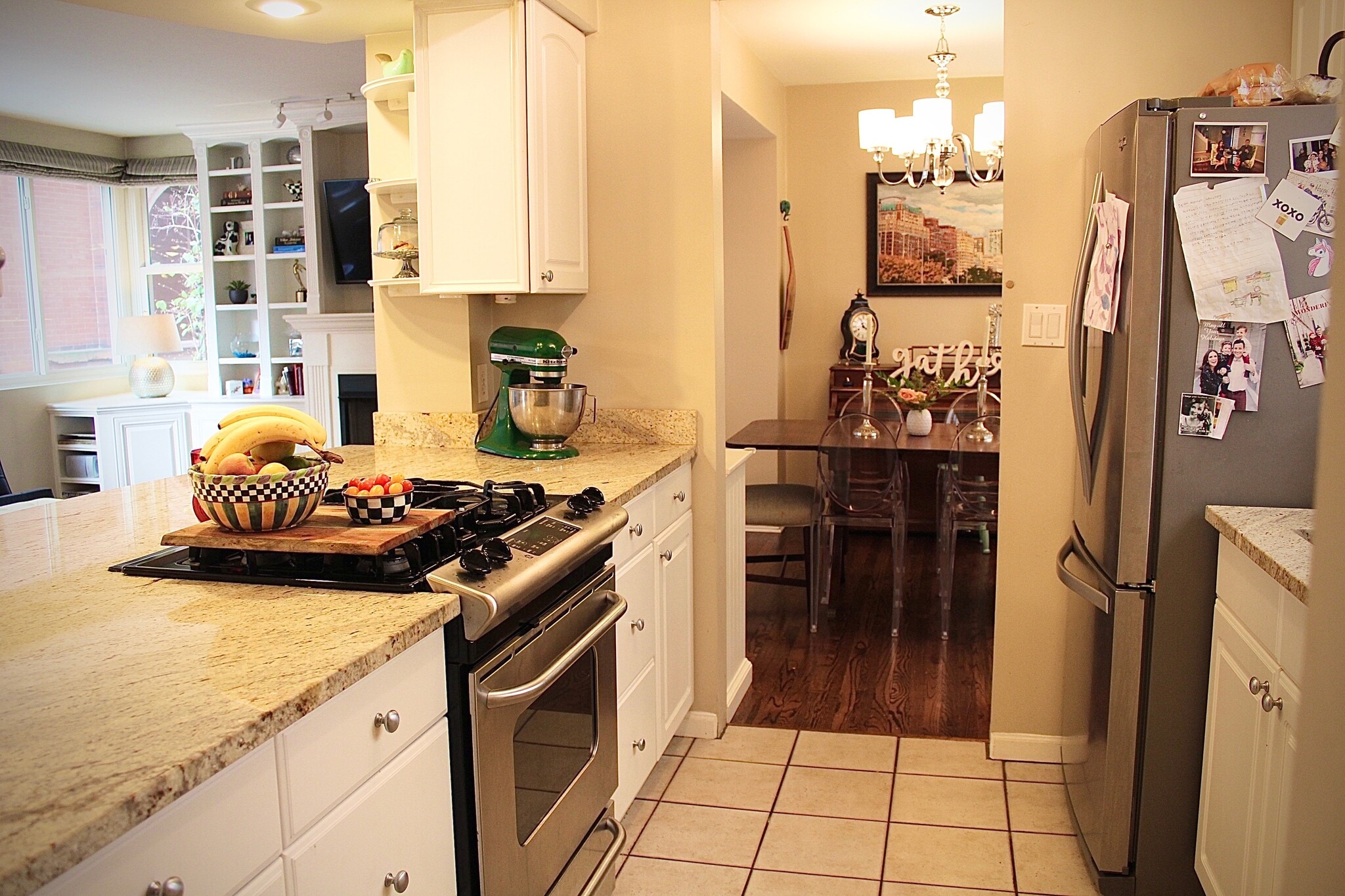 Kitchen - 433 W Roscoe St