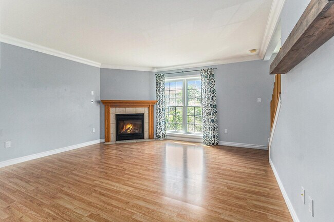 Building Photo - 1017 Bluestem Ln