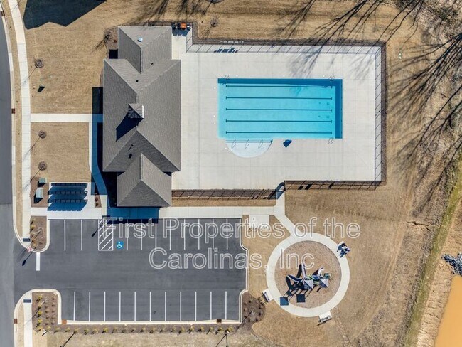 Building Photo - 807 Gable Oak Ln