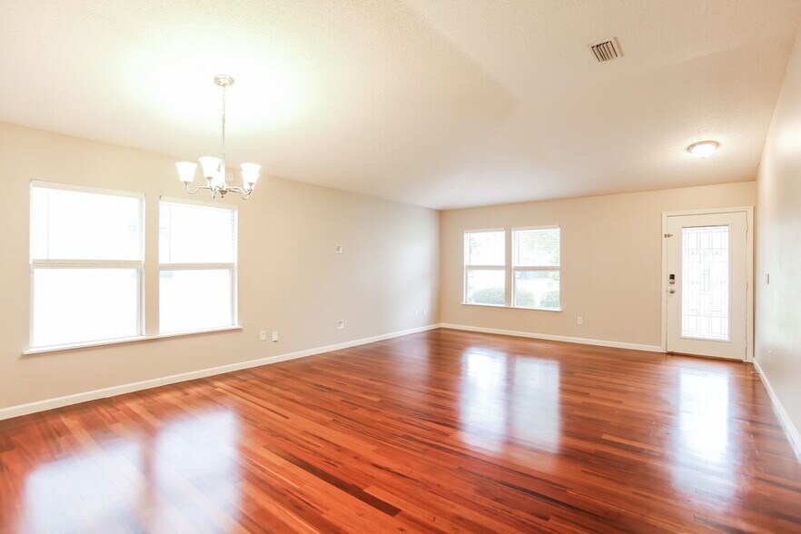 Building Photo - 1322 Dunns Lake Dr