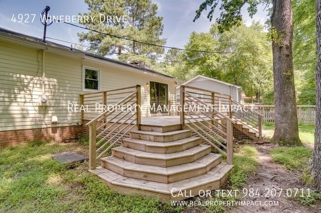 Building Photo - 4927 Wineberry Dr