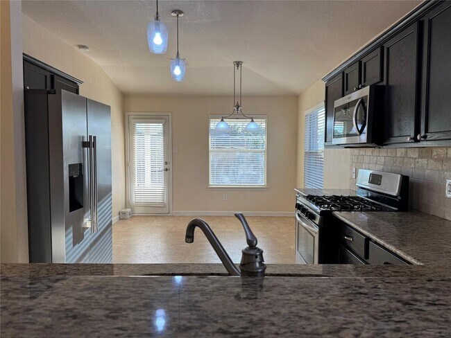 Building Photo - 1015 Remington Dr