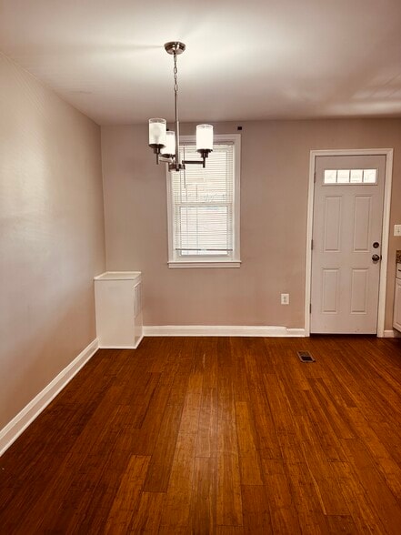 Eat In Kitchen/Dining - 2136 Parksley Ave