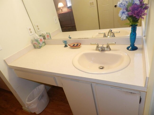 Building Photo - 145 Lake Nancy Ln