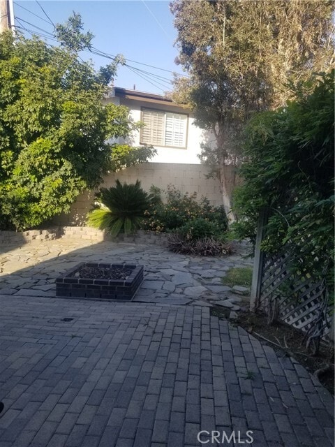 Building Photo - 24820 Carmel Dr