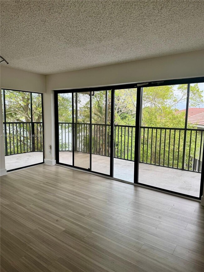 Building Photo - 605 Ives Dairy Rd