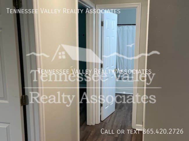 Building Photo - 800 Kirk Ave