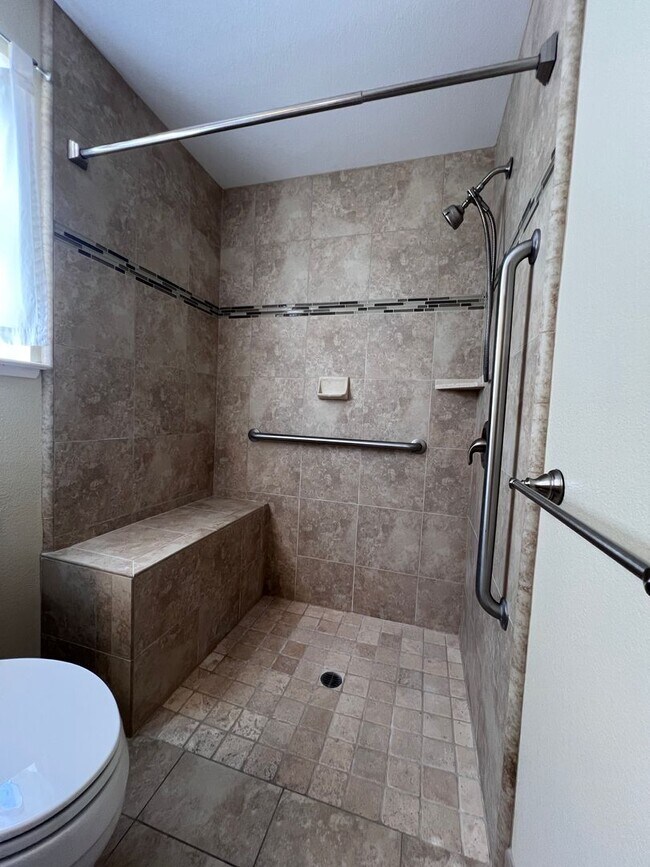 Building Photo - Charming 3/2/2 Home in Gardnerville *MUST SEE*