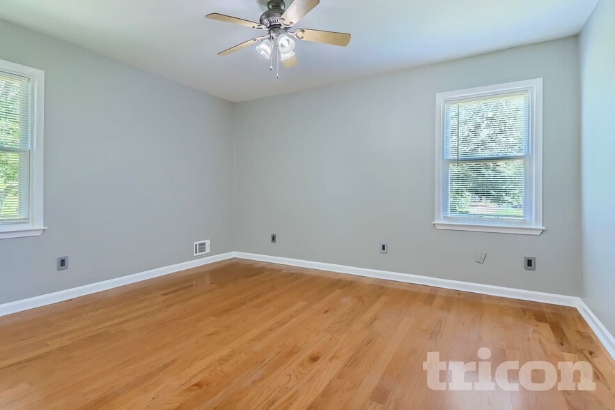 Building Photo - 130 Southwood Ct