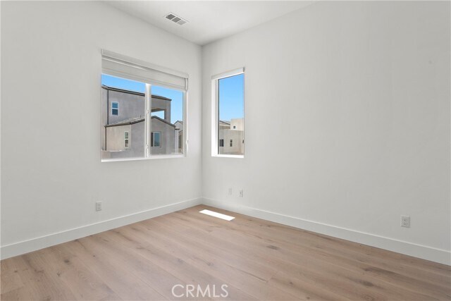 Building Photo - 612 Chinon