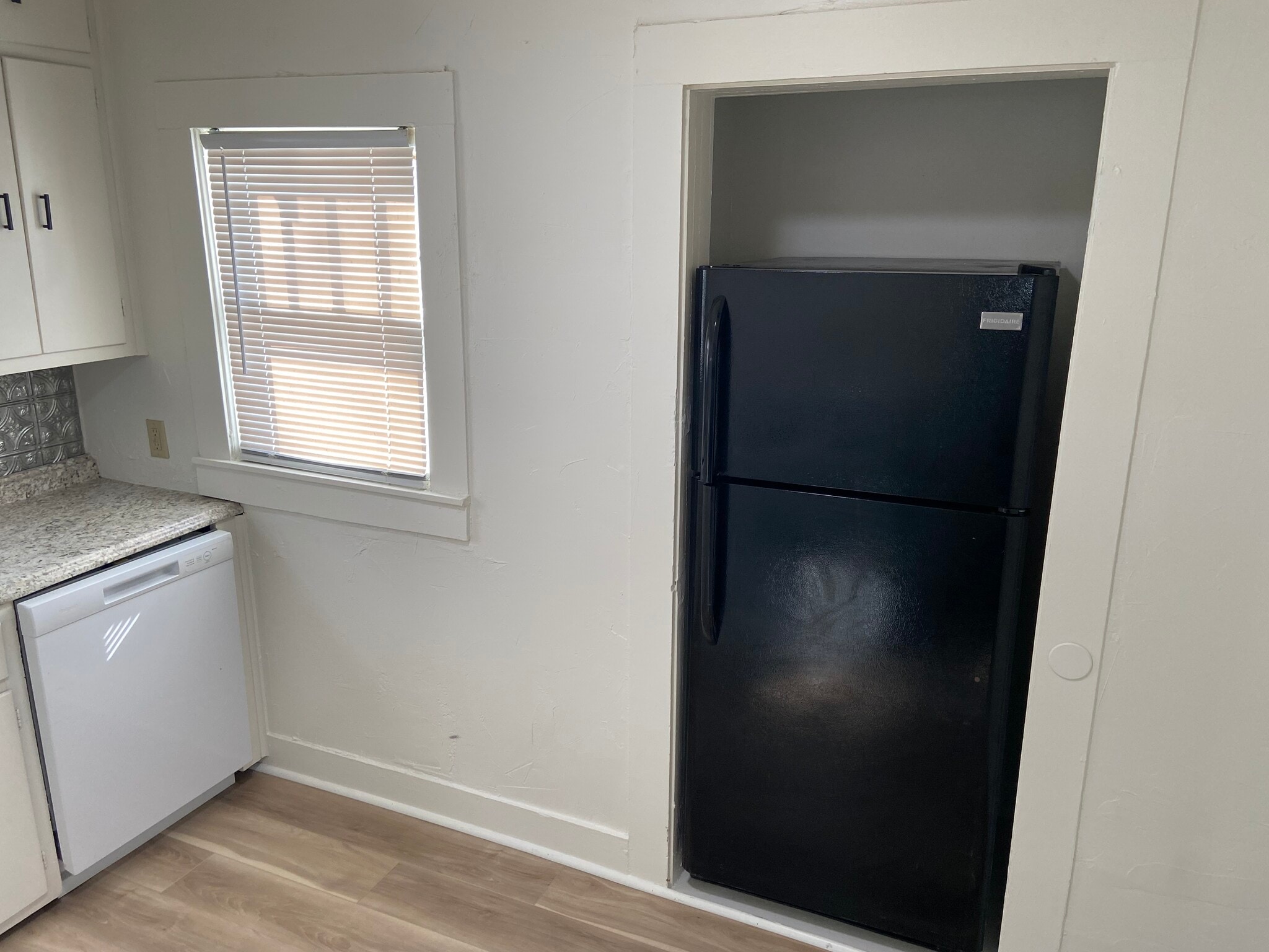 Building Photo - 112 S 9th St