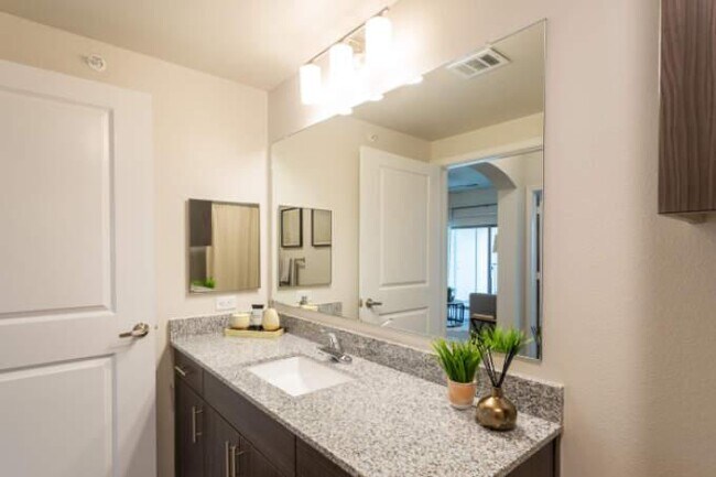 Building Photo - 3 bedroom in Del Valle TX 78617