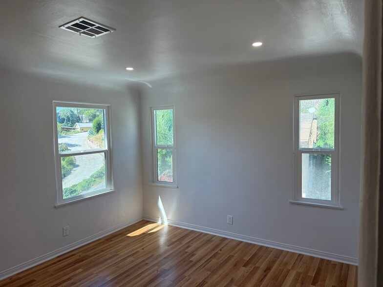 Building Photo - 2734 Lytelle Pl